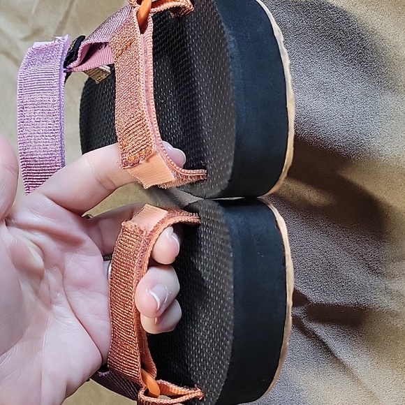 Teva Multicolor Midform Universal Metallic Shiny Strappy Sandals Youth Size 12 - Picture 10 of 13